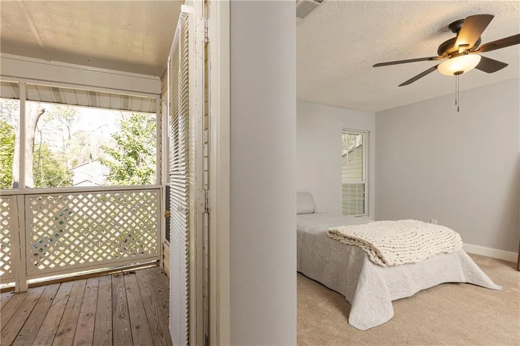 6822 Glenridge Drive Unit F, Sandy Springs, Georgia 30328, 2 Bedrooms Bedrooms, ,2 BathroomsBathrooms,Residential,Sold,6822 Glenridge Drive Unit F,7001853