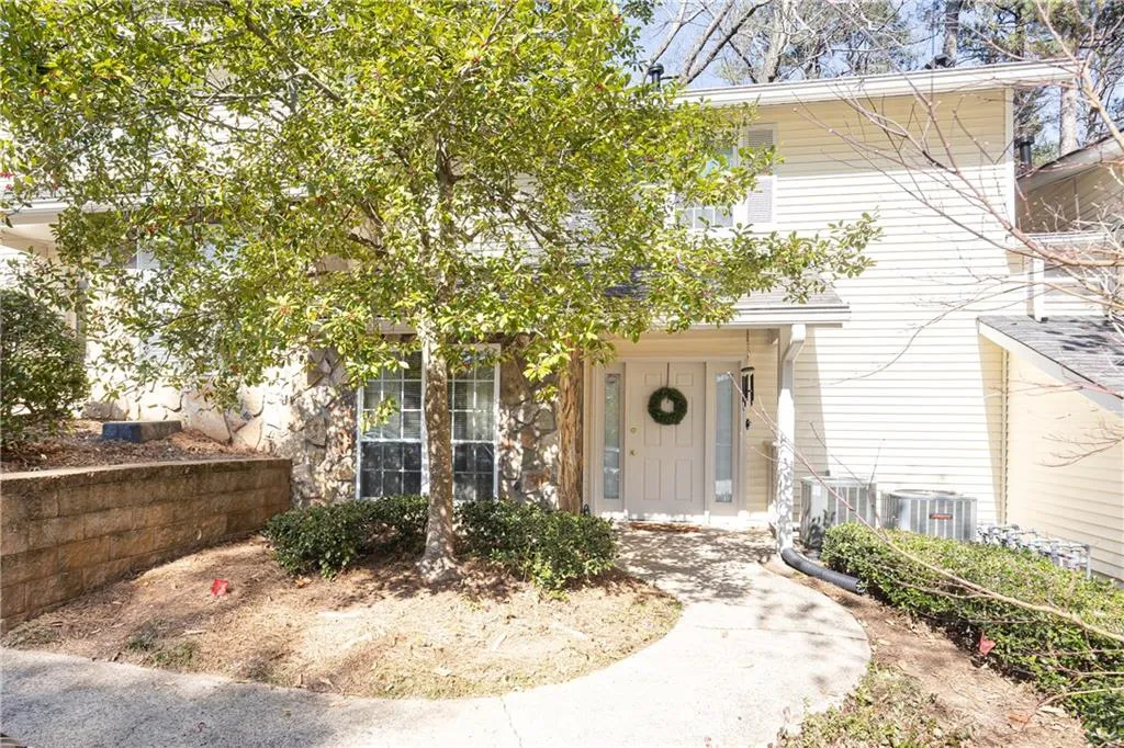 6822 Glenridge Drive Unit F, Sandy Springs, Georgia 30328, 2 Bedrooms Bedrooms, ,2 BathroomsBathrooms,Residential,Sold,6822 Glenridge Drive Unit F,7001853