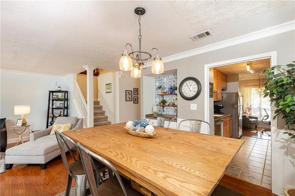 6822 Glenridge Drive Unit F, Sandy Springs, Georgia 30328, 2 Bedrooms Bedrooms, ,2 BathroomsBathrooms,Residential,Sold,6822 Glenridge Drive Unit F,7001853