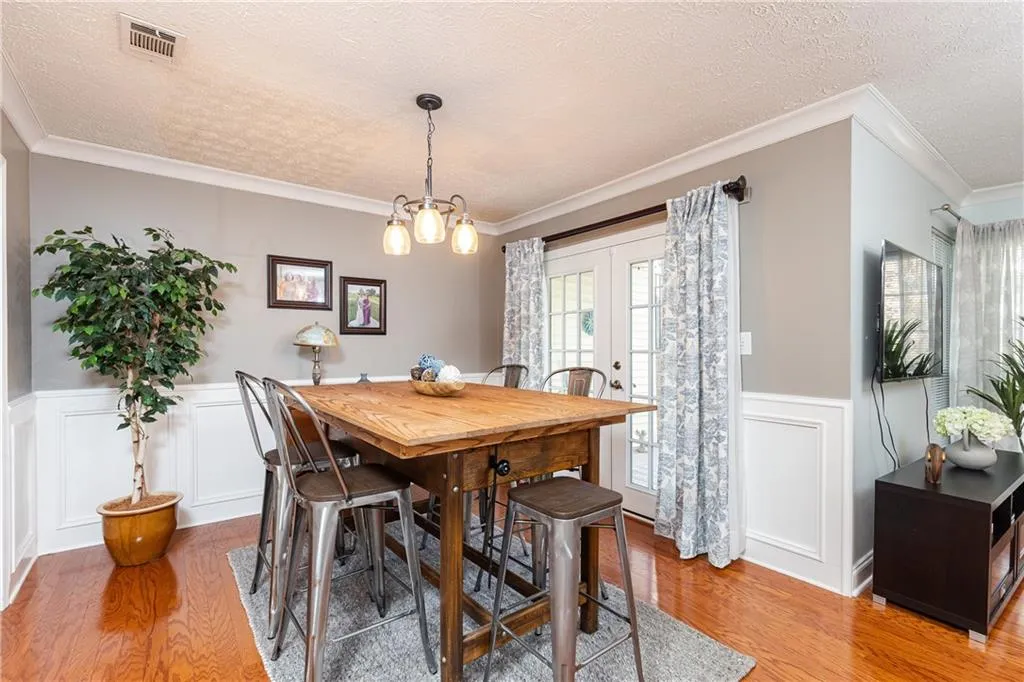6822 Glenridge Drive Unit F, Sandy Springs, Georgia 30328, 2 Bedrooms Bedrooms, ,2 BathroomsBathrooms,Residential,Sold,6822 Glenridge Drive Unit F,7001853