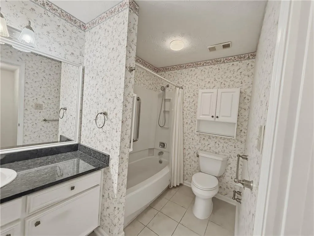 475 Mount Vernon Highway Ne Unit 107a, Atlanta, Georgia 30328, 2 Bedrooms Bedrooms, ,2 BathroomsBathrooms,Residential,For Sale,475 Mount Vernon Highway Ne Unit 107a,7746162