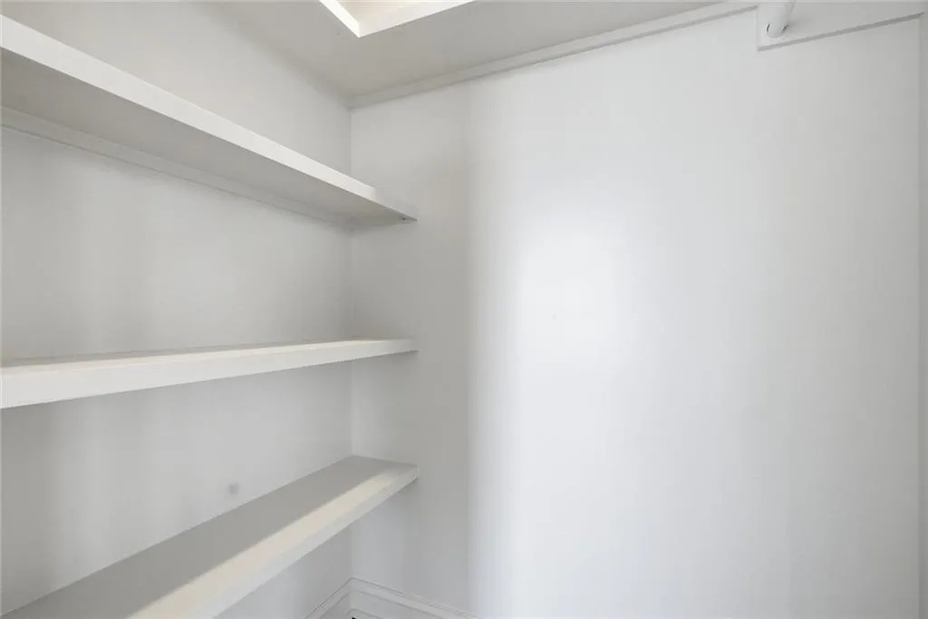 3481 Lakeside Drive Ne Unit 1702, Atlanta, Georgia 30326, 2 Bedrooms Bedrooms, 0 ,2 BathroomsBathrooms,Residential,For Sale,3481 Lakeside Drive Ne Unit 1702,7817736