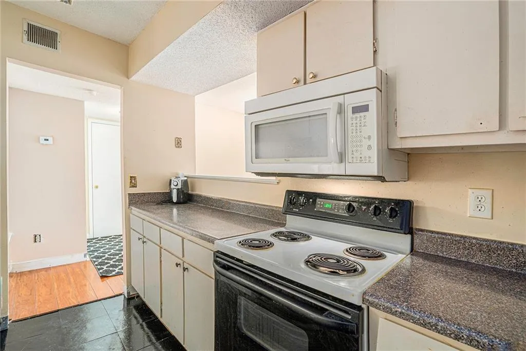 9006 Wingate Way, Atlanta, Georgia 30350, 1 Bedroom Bedrooms, ,1 BathroomBathrooms,Residential,Sold,9006 Wingate Way,7172982