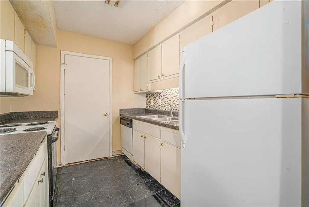 9006 Wingate Way, Atlanta, Georgia 30350, 1 Bedroom Bedrooms, ,1 BathroomBathrooms,Residential,Sold,9006 Wingate Way,7172982