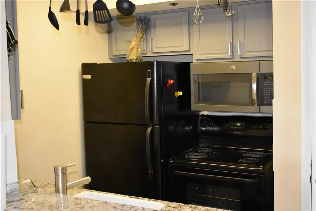 795 Hammond Drive Unit 209, Sandy Springs, Georgia 30328, 1 Bedroom Bedrooms, ,1 BathroomBathrooms,Residential,Sold,795 Hammond Drive Unit 209,6057664