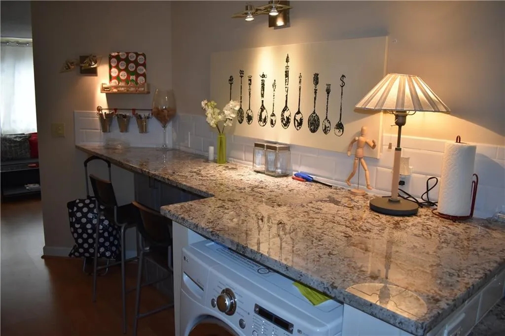 795 Hammond Drive Unit 209, Sandy Springs, Georgia 30328, 1 Bedroom Bedrooms, ,1 BathroomBathrooms,Residential,Sold,795 Hammond Drive Unit 209,6057664