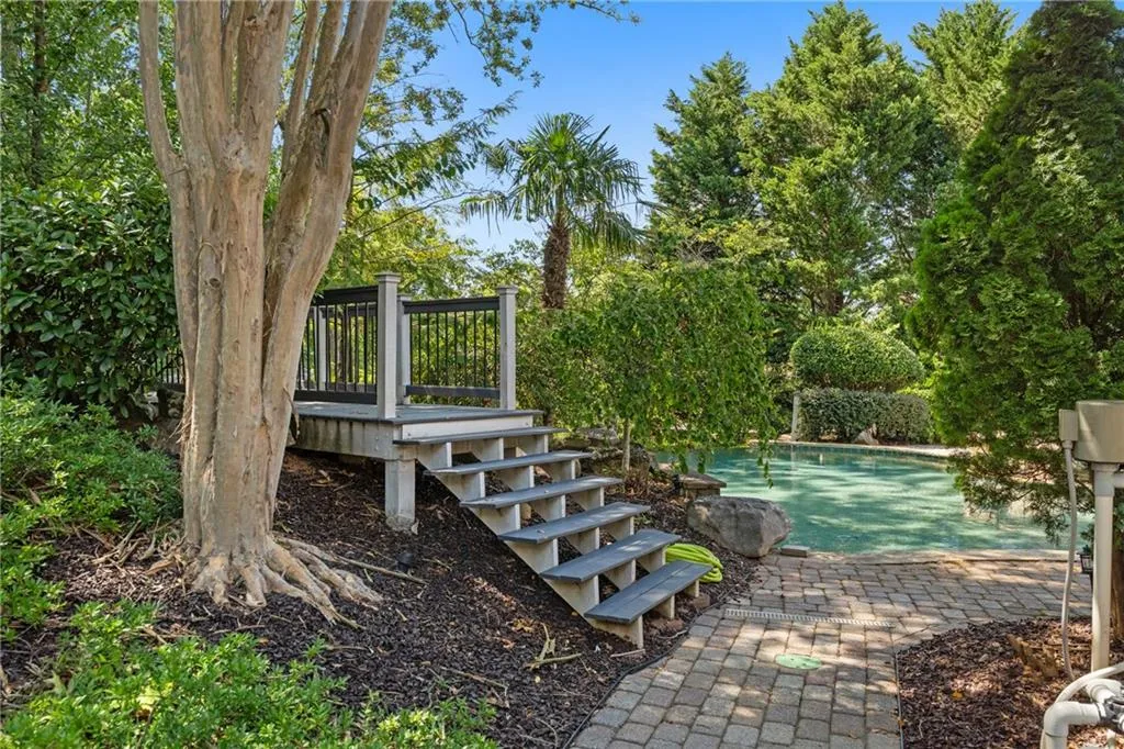 7790 Stables Drive, Sandy Springs, Georgia 30350, 7 Bedrooms Bedrooms, ,5 BathroomsBathrooms,Residential,For Sale,7790 Stables Drive,7618720