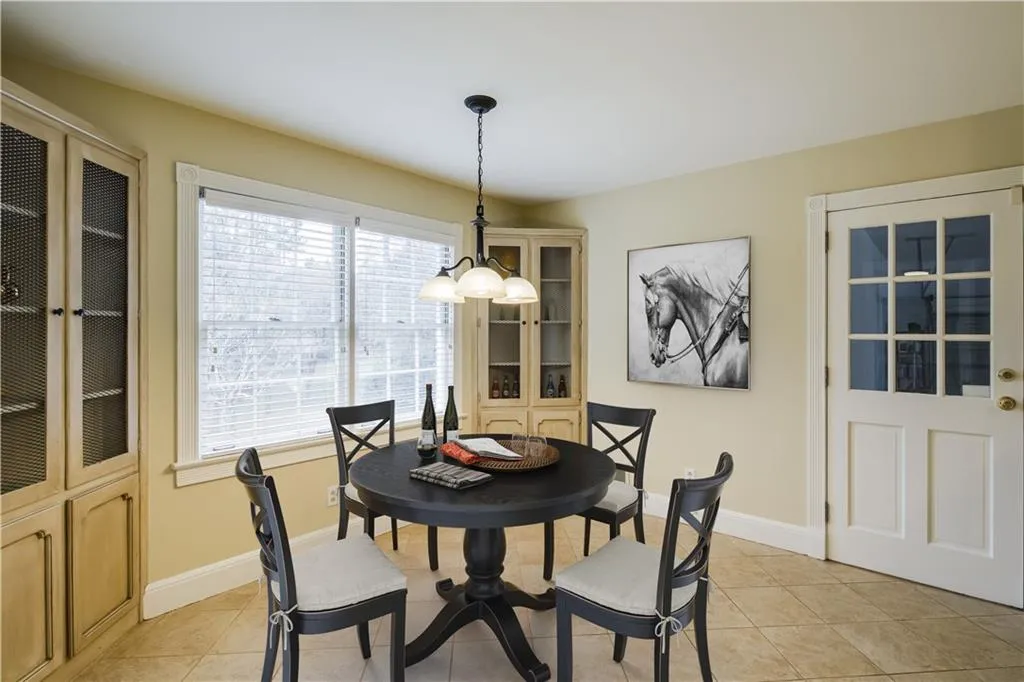 3255 Spalding Drive, Sandy Springs, Georgia 30350, 5 Bedrooms Bedrooms, ,3 BathroomsBathrooms,Residential,Sold,3255 Spalding Drive,6677907
