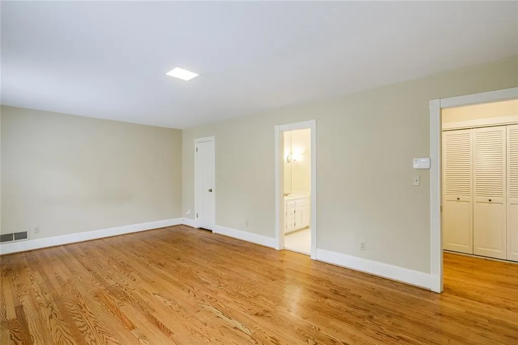 3255 Spalding Drive, Sandy Springs, Georgia 30350, 5 Bedrooms Bedrooms, ,3 BathroomsBathrooms,Residential,Sold,3255 Spalding Drive,6677907