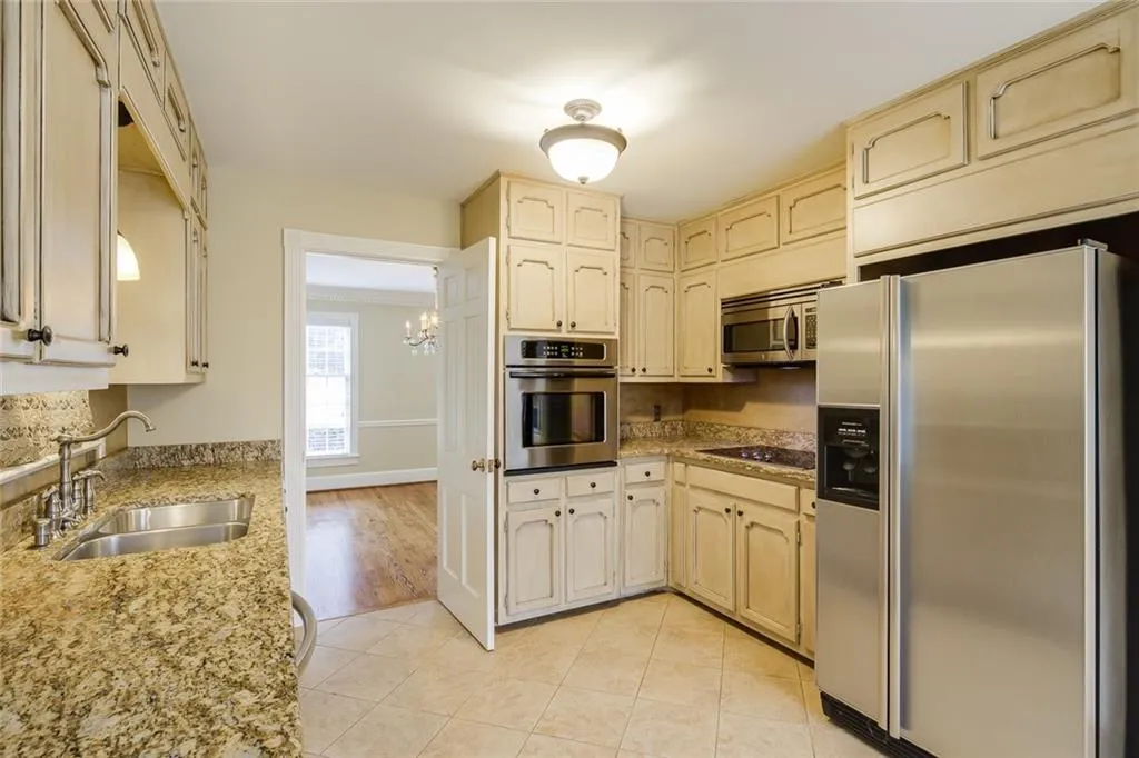 3255 Spalding Drive, Sandy Springs, Georgia 30350, 5 Bedrooms Bedrooms, ,3 BathroomsBathrooms,Residential,Sold,3255 Spalding Drive,6677907