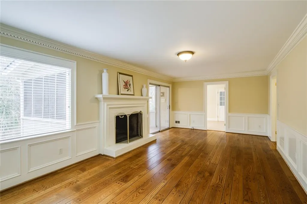 3255 Spalding Drive, Sandy Springs, Georgia 30350, 5 Bedrooms Bedrooms, ,3 BathroomsBathrooms,Residential,Sold,3255 Spalding Drive,6677907