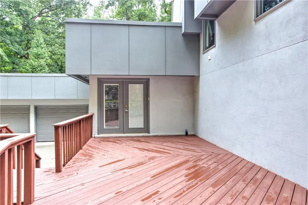 6545 Riverside Drive, Sandy Springs, Georgia 30328, 3 Bedrooms Bedrooms, ,3 BathroomsBathrooms,Residential,Sold,6545 Riverside Drive,6717962