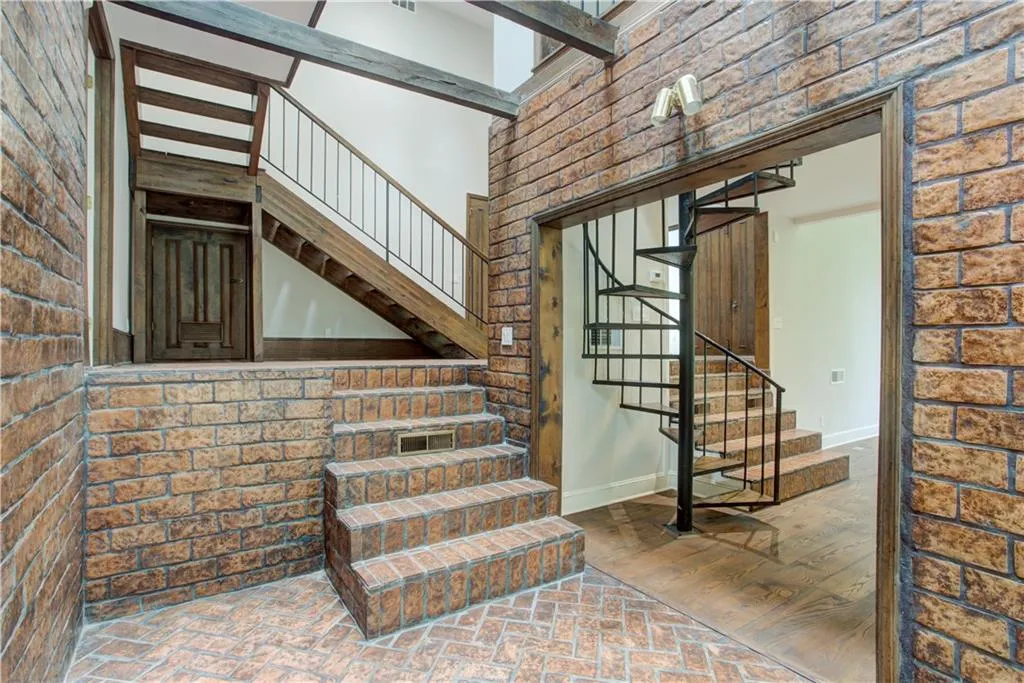6545 Riverside Drive, Sandy Springs, Georgia 30328, 3 Bedrooms Bedrooms, ,3 BathroomsBathrooms,Residential,Sold,6545 Riverside Drive,6717962