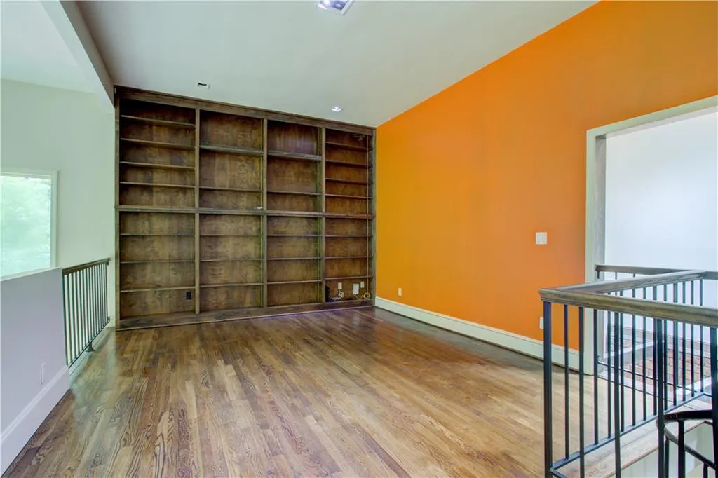 6545 Riverside Drive, Sandy Springs, Georgia 30328, 3 Bedrooms Bedrooms, ,3 BathroomsBathrooms,Residential,Sold,6545 Riverside Drive,6717962