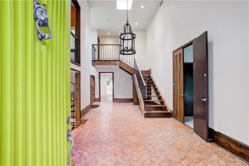 6545 Riverside Drive, Sandy Springs, Georgia 30328, 3 Bedrooms Bedrooms, ,3 BathroomsBathrooms,Residential,Sold,6545 Riverside Drive,6717962