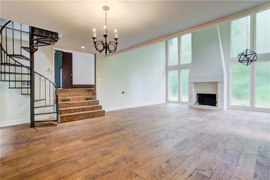 6545 Riverside Drive, Sandy Springs, Georgia 30328, 3 Bedrooms Bedrooms, ,3 BathroomsBathrooms,Residential,Sold,6545 Riverside Drive,6717962