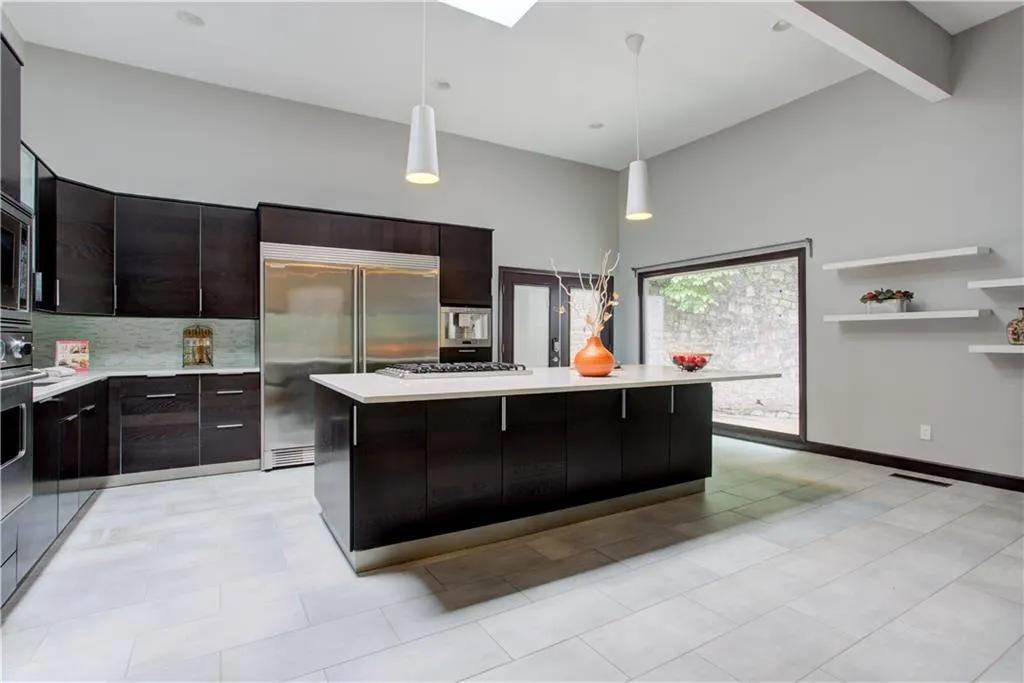 6545 Riverside Drive, Sandy Springs, Georgia 30328, 3 Bedrooms Bedrooms, ,3 BathroomsBathrooms,Residential,Sold,6545 Riverside Drive,6717962
