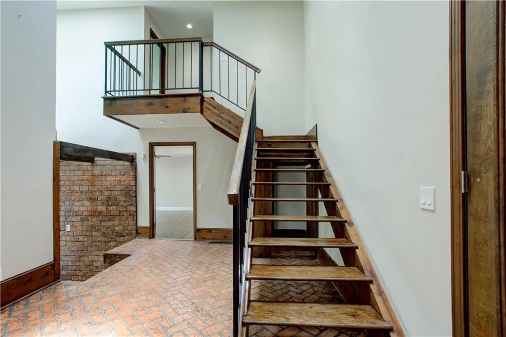 6545 Riverside Drive, Sandy Springs, Georgia 30328, 3 Bedrooms Bedrooms, ,3 BathroomsBathrooms,Residential,Sold,6545 Riverside Drive,6717962