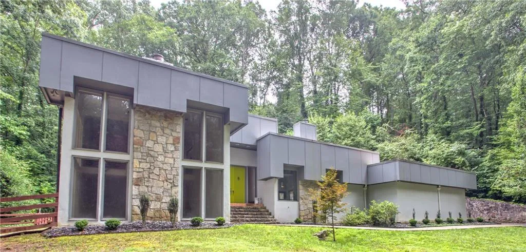 6545 Riverside Drive, Sandy Springs, Georgia 30328, 3 Bedrooms Bedrooms, ,3 BathroomsBathrooms,Residential,Sold,6545 Riverside Drive,6717962 6545 Riverside Drive, Sandy Springs, Georgia 30328, 3 Bedrooms Bedrooms, ,3 BathroomsBathrooms,Residential,Sold,6545 Riverside Drive,6717962