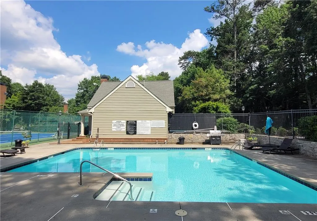 79 Mount Vernon Circle, Sandy Springs, Georgia 30338, 2 Bedrooms Bedrooms, ,2 BathroomsBathrooms,Residential,Sold,79 Mount Vernon Circle,7057785