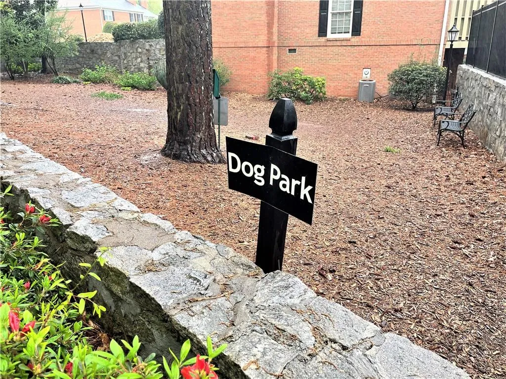 79 Mount Vernon Circle, Sandy Springs, Georgia 30338, 2 Bedrooms Bedrooms, ,2 BathroomsBathrooms,Residential,Sold,79 Mount Vernon Circle,7057785