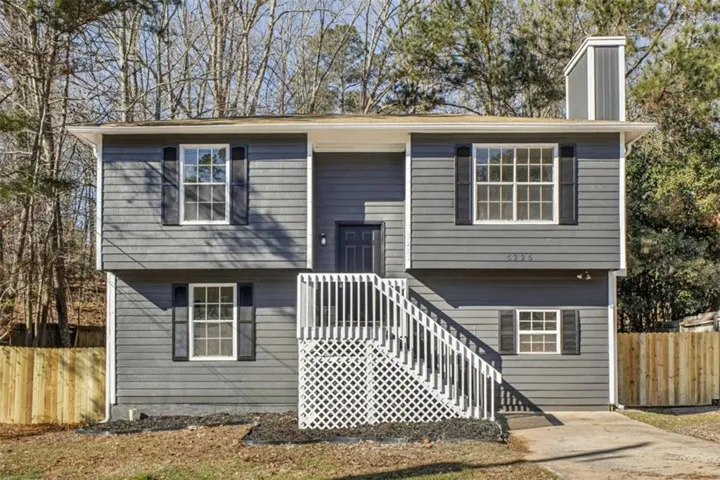 5225 Forest Downs Lane, South Fulton, Georgia 30349