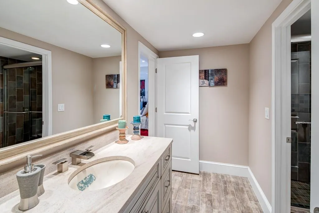 4 Ball Mill Place, Sandy Springs, Georgia 30350, 6 Bedrooms Bedrooms, ,5 BathroomsBathrooms,Residential,Sold,4 Ball Mill Place,5910287