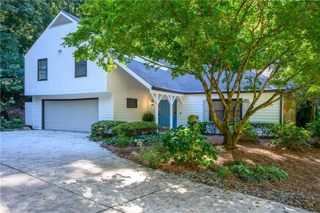 7107 Riverside Drive, Sandy Springs, Georgia 30328, 4 Bedrooms Bedrooms, ,2 BathroomsBathrooms,Residential,Sold,7107 Riverside Drive,6947759
