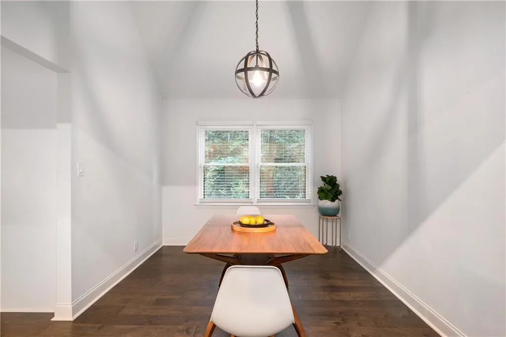 7107 Riverside Drive, Sandy Springs, Georgia 30328, 4 Bedrooms Bedrooms, ,2 BathroomsBathrooms,Residential,Sold,7107 Riverside Drive,6947759