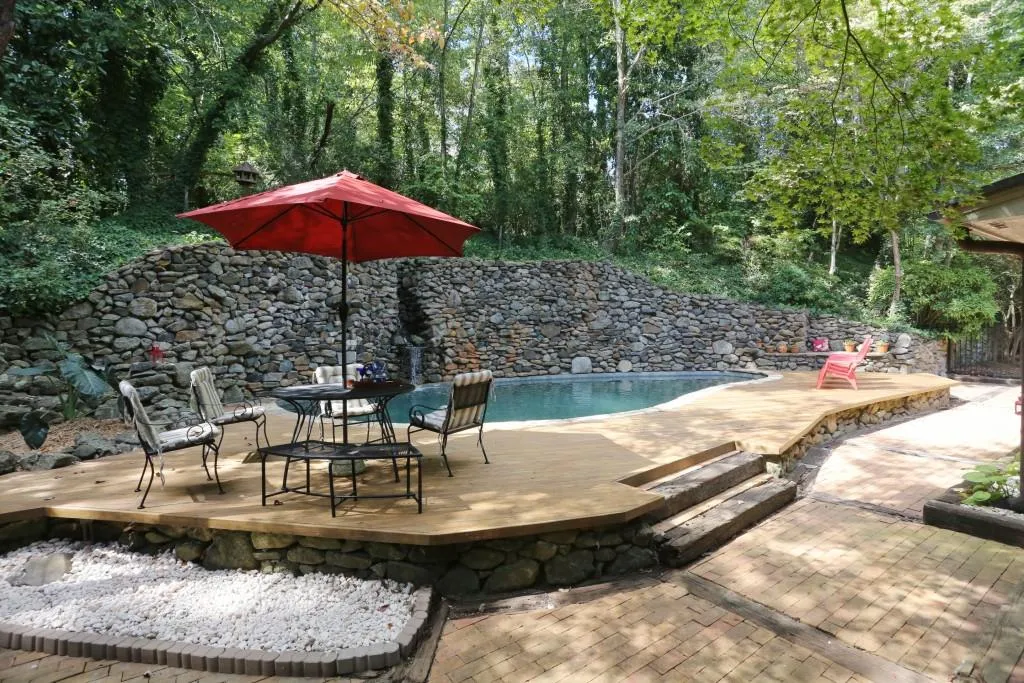 7220 Riverside Drive, Sandy Springs, Georgia 30328, 5 Bedrooms Bedrooms, ,4 BathroomsBathrooms,Residential,Sold,7220 Riverside Drive,5642265