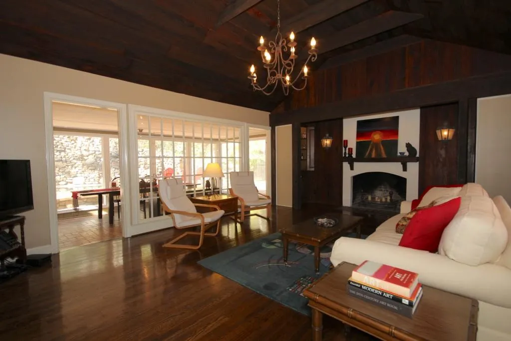 7220 Riverside Drive, Sandy Springs, Georgia 30328, 5 Bedrooms Bedrooms, ,4 BathroomsBathrooms,Residential,Sold,7220 Riverside Drive,5642265