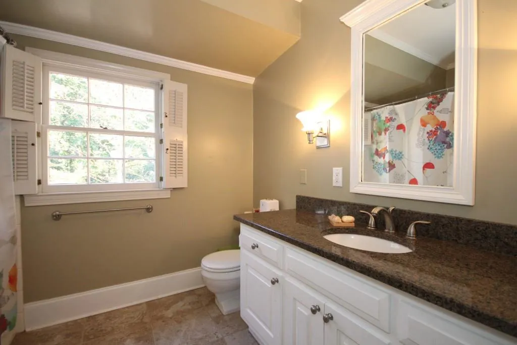7220 Riverside Drive, Sandy Springs, Georgia 30328, 5 Bedrooms Bedrooms, ,4 BathroomsBathrooms,Residential,Sold,7220 Riverside Drive,5642265