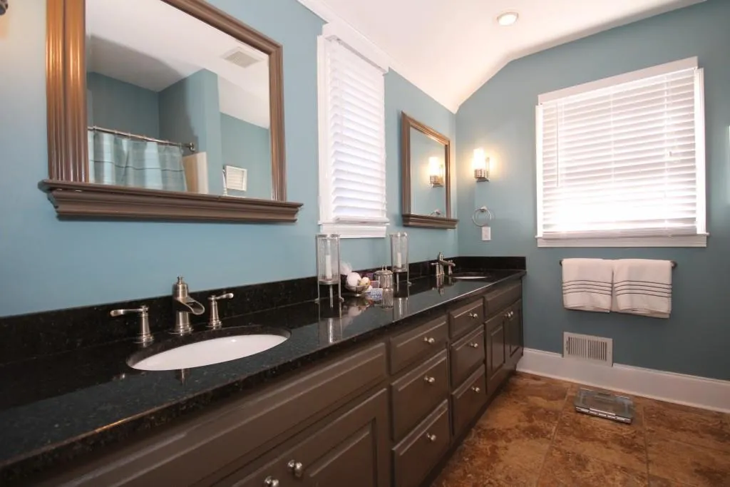 7220 Riverside Drive, Sandy Springs, Georgia 30328, 5 Bedrooms Bedrooms, ,4 BathroomsBathrooms,Residential,Sold,7220 Riverside Drive,5642265
