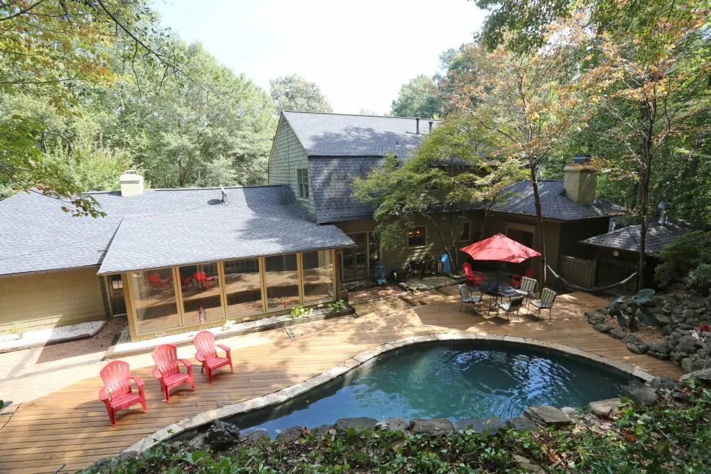 7220 Riverside Drive, Sandy Springs, Georgia 30328, 5 Bedrooms Bedrooms, ,4 BathroomsBathrooms,Residential,Sold,7220 Riverside Drive,5642265