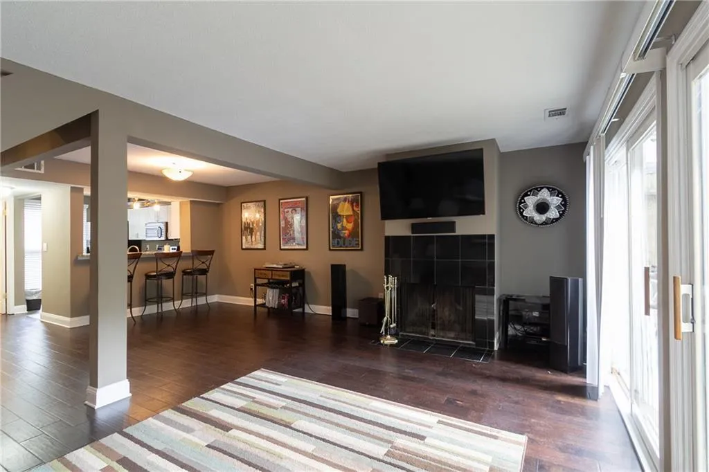 1010 Riverbend Club Drive Se Unit 10, Atlanta, Georgia 30339, 2 Bedrooms Bedrooms, ,1 BathroomBathrooms,Residential,Sold,1010 Riverbend Club Drive Se Unit 10,6027964