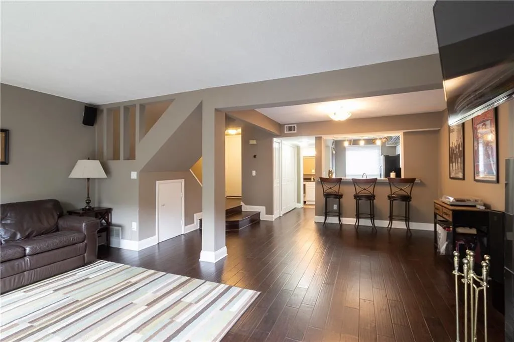 1010 Riverbend Club Drive Se Unit 10, Atlanta, Georgia 30339, 2 Bedrooms Bedrooms, ,1 BathroomBathrooms,Residential,Sold,1010 Riverbend Club Drive Se Unit 10,6027964