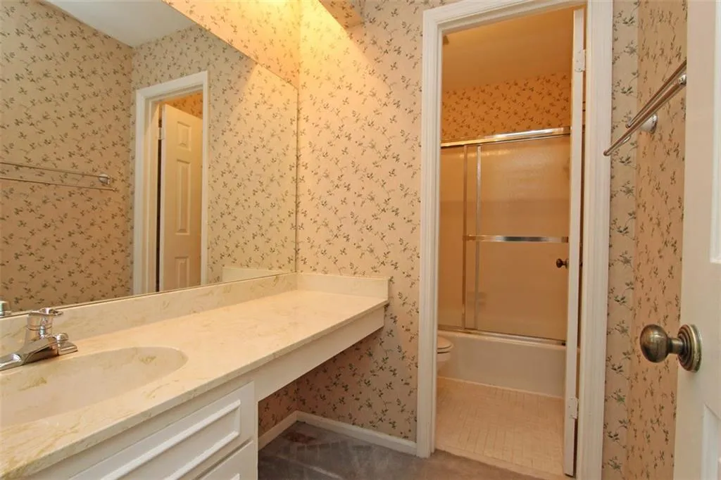 5273 Glenridge Drive Unit 5273, Sandy Springs, Georgia 30342, 3 Bedrooms Bedrooms, ,3 BathroomsBathrooms,Residential,Sold,5273 Glenridge Drive Unit 5273,5761352