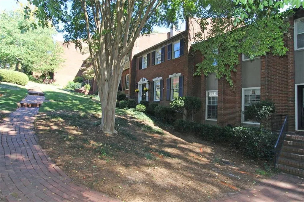 5273 Glenridge Drive Unit 5273, Sandy Springs, Georgia 30342, 3 Bedrooms Bedrooms, ,3 BathroomsBathrooms,Residential,Sold,5273 Glenridge Drive Unit 5273,5761352