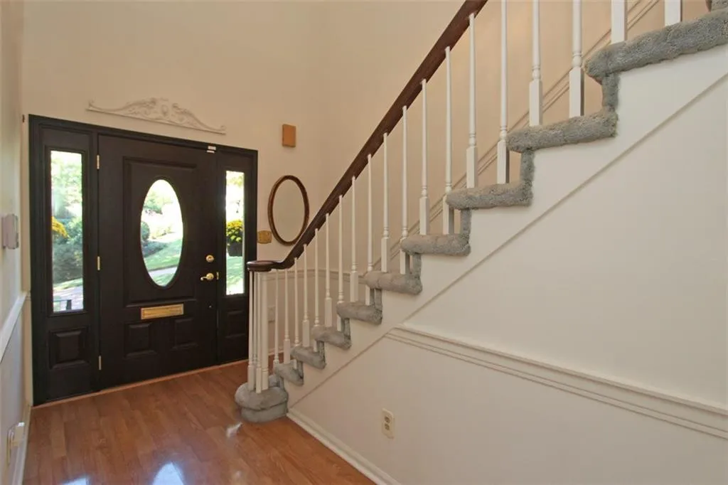 5273 Glenridge Drive Unit 5273, Sandy Springs, Georgia 30342, 3 Bedrooms Bedrooms, ,3 BathroomsBathrooms,Residential,Sold,5273 Glenridge Drive Unit 5273,5761352