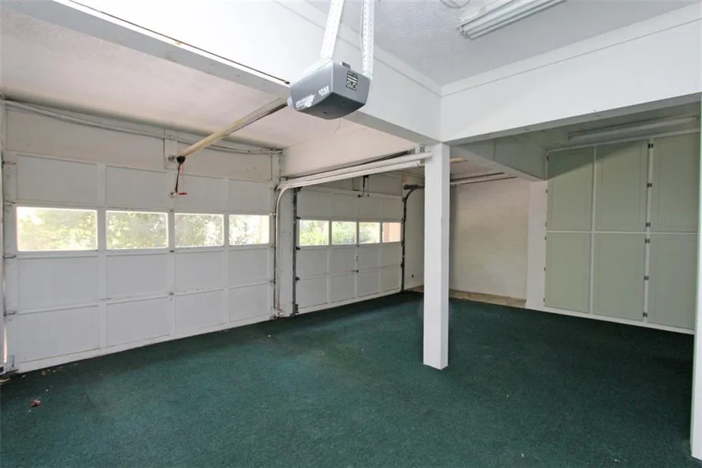 5273 Glenridge Drive Unit 5273, Sandy Springs, Georgia 30342, 3 Bedrooms Bedrooms, ,3 BathroomsBathrooms,Residential,Sold,5273 Glenridge Drive Unit 5273,5761352