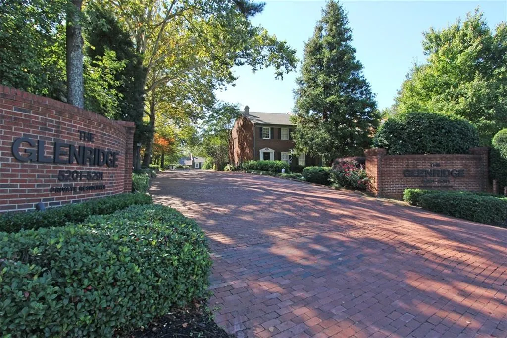 5273 Glenridge Drive Unit 5273, Sandy Springs, Georgia 30342, 3 Bedrooms Bedrooms, ,3 BathroomsBathrooms,Residential,Sold,5273 Glenridge Drive Unit 5273,5761352