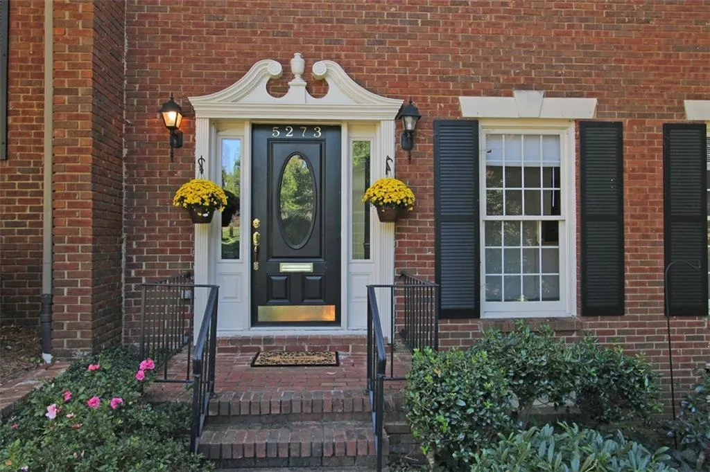 5273 Glenridge Drive Unit 5273, Sandy Springs, Georgia 30342, 3 Bedrooms Bedrooms, ,3 BathroomsBathrooms,Residential,Sold,5273 Glenridge Drive Unit 5273,5761352