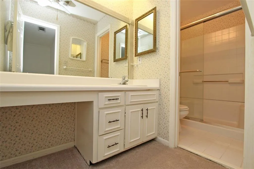 5273 Glenridge Drive Unit 5273, Sandy Springs, Georgia 30342, 3 Bedrooms Bedrooms, ,3 BathroomsBathrooms,Residential,Sold,5273 Glenridge Drive Unit 5273,5761352