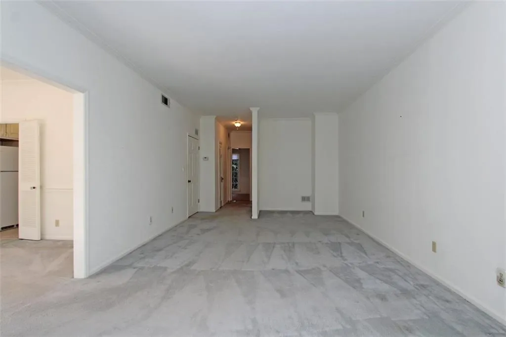 5273 Glenridge Drive Unit 5273, Sandy Springs, Georgia 30342, 3 Bedrooms Bedrooms, ,3 BathroomsBathrooms,Residential,Sold,5273 Glenridge Drive Unit 5273,5761352