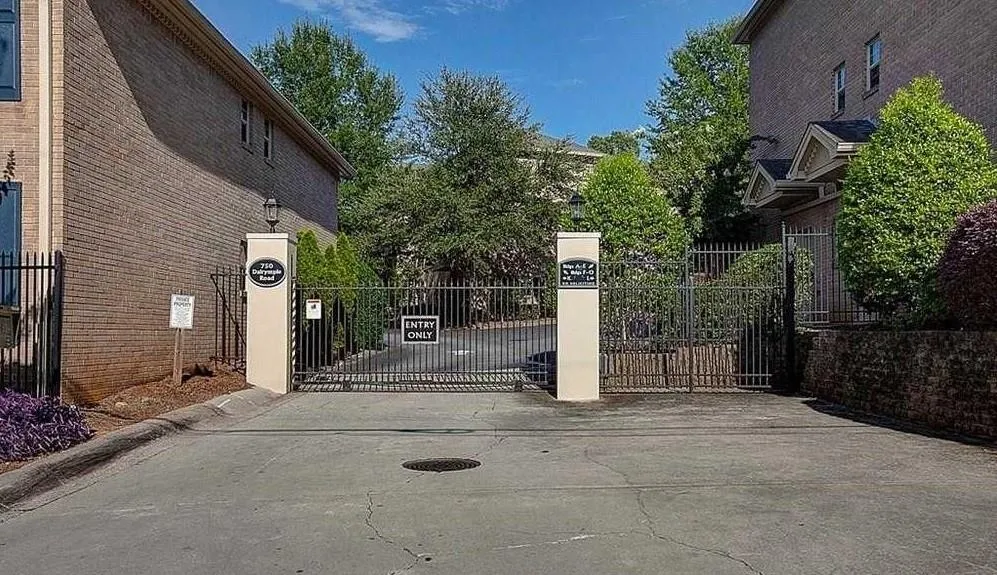 750 Dalrymple Road Unit J2, Sandy Springs, Georgia 30328, 2 Bedrooms Bedrooms, ,2 BathroomsBathrooms,Residential,Sold,750 Dalrymple Road Unit J2,6505118