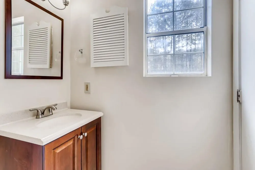 2001 Queen Anne Court, Sandy Springs, Georgia 30350, 2 Bedrooms Bedrooms, ,2 BathroomsBathrooms,Residential,Sold,2001 Queen Anne Court,6860543