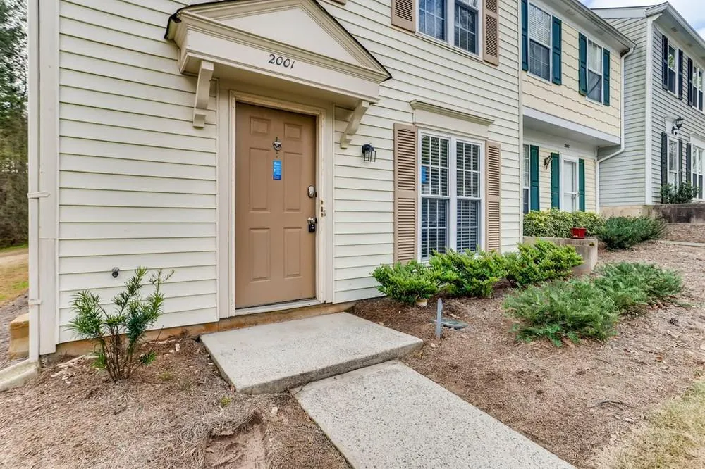 2001 Queen Anne Court, Sandy Springs, Georgia 30350, 2 Bedrooms Bedrooms, ,2 BathroomsBathrooms,Residential,Sold,2001 Queen Anne Court,6860543