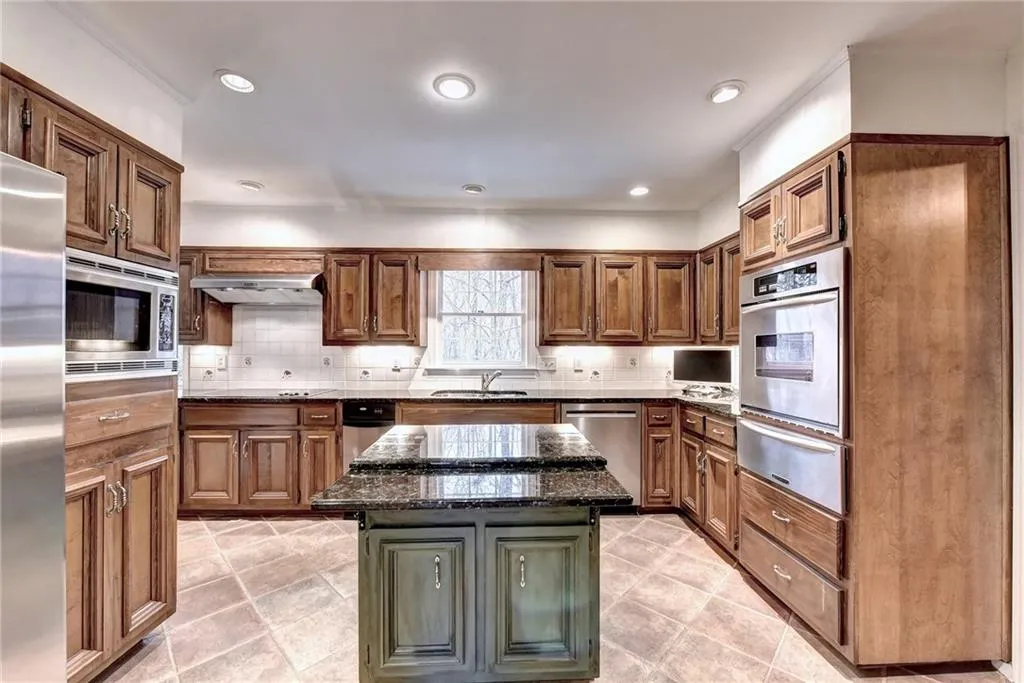 8145 Habersham Waters Road, Sandy Springs, Georgia 30350, 4 Bedrooms Bedrooms, ,3 BathroomsBathrooms,Residential,Sold,8145 Habersham Waters Road,6825158 8145 Habersham Waters Road, Sandy Springs, Georgia 30350, 4 Bedrooms Bedrooms, ,3 BathroomsBathrooms,Residential,Sold,8145 Habersham Waters Road,6825158