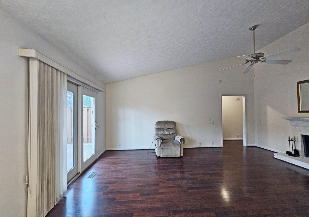 1001 Dunwoody Chace Unit 1001, Sandy Springs, Georgia 30328, 3 Bedrooms Bedrooms, ,3 BathroomsBathrooms,Residential,Sold,1001 Dunwoody Chace Unit 1001,7347348
