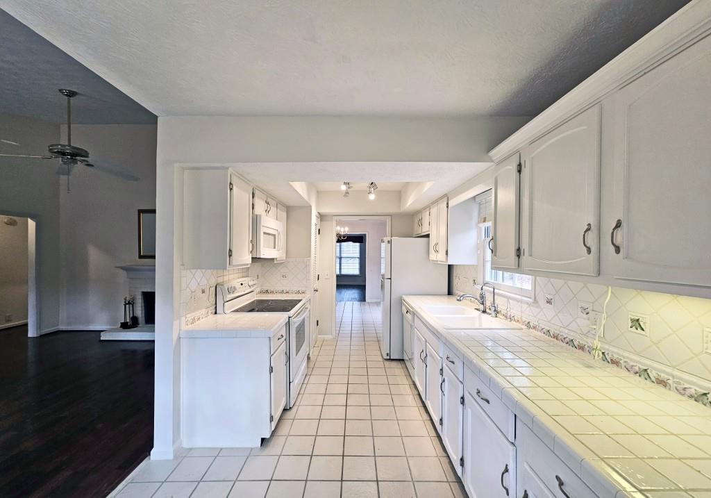 1001 Dunwoody Chace Unit 1001, Sandy Springs, Georgia 30328, 3 Bedrooms Bedrooms, ,3 BathroomsBathrooms,Residential,Sold,1001 Dunwoody Chace Unit 1001,7347348